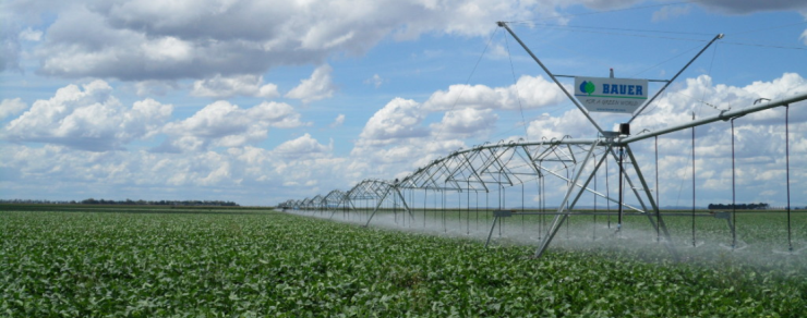 The Centerstar 9000 center-pivot irrigator is precise and economical for a high level of irrigation efficiency without damaging your crops.